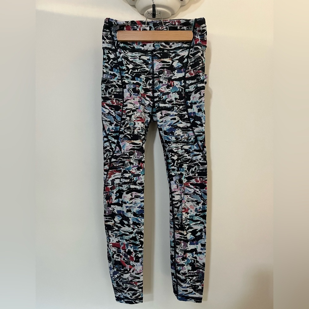 Lululemon Culture Clash 7/8 leggings multicolored print size 6 EUC